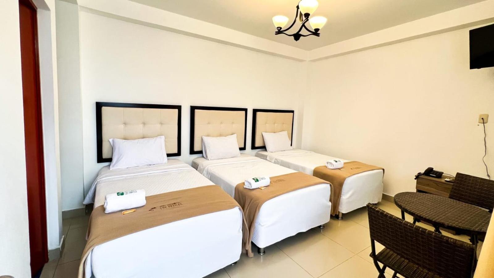 Hotel Residencial Los Frayles باراكاس المظهر الخارجي الصورة